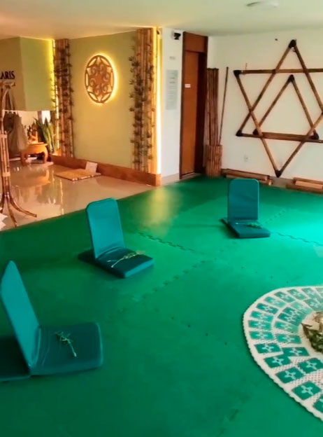 Ajudo pessoas que estão na senda do autoconhecimento a perceberem que a arte musical pode ser uma grande aliada em sua autorrealização